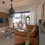 Villalia Arai, Flexitime *